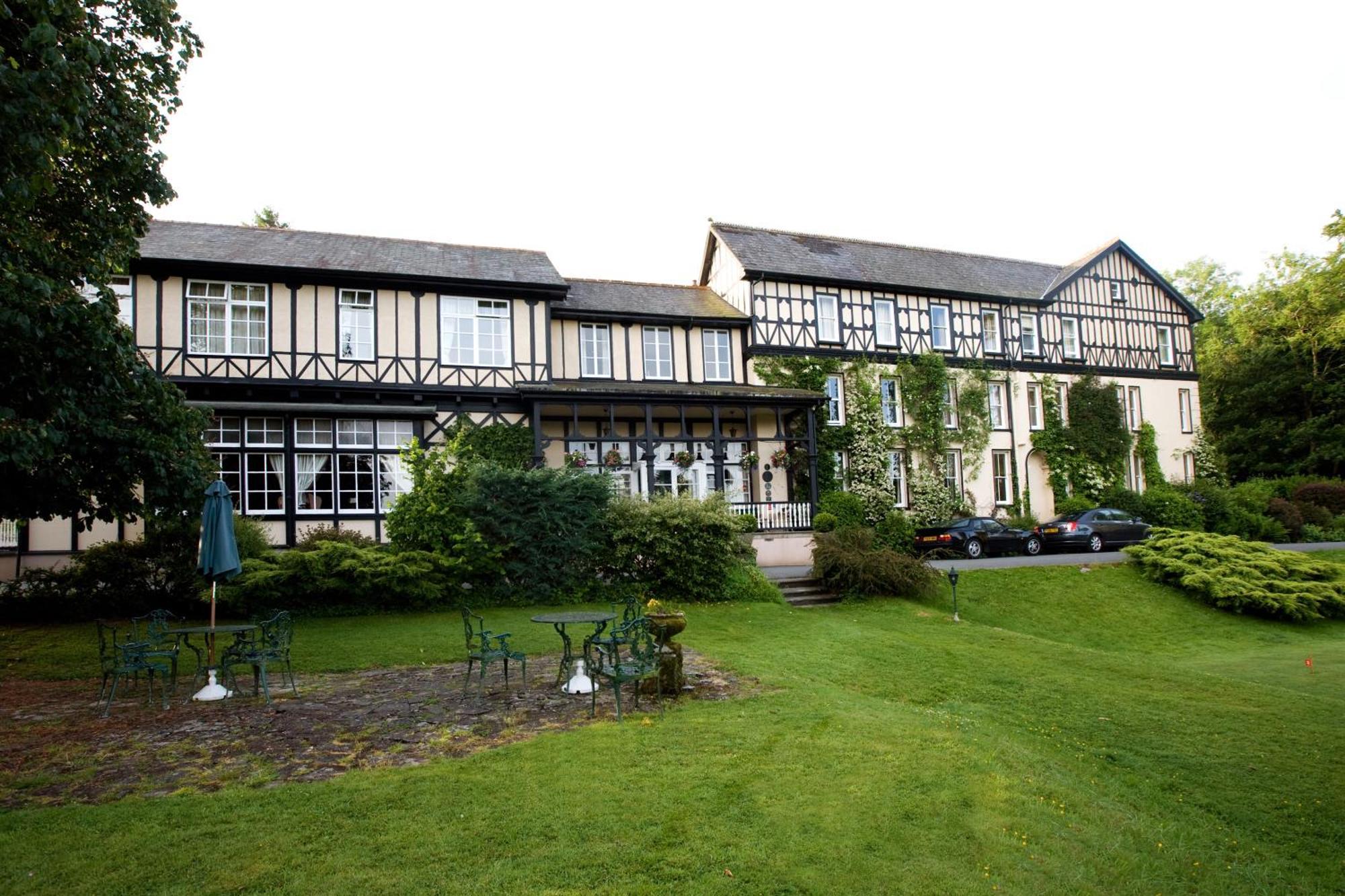 The Lake Country House Hotel & Spa Llangammarch Wells ภายนอก รูปภาพ