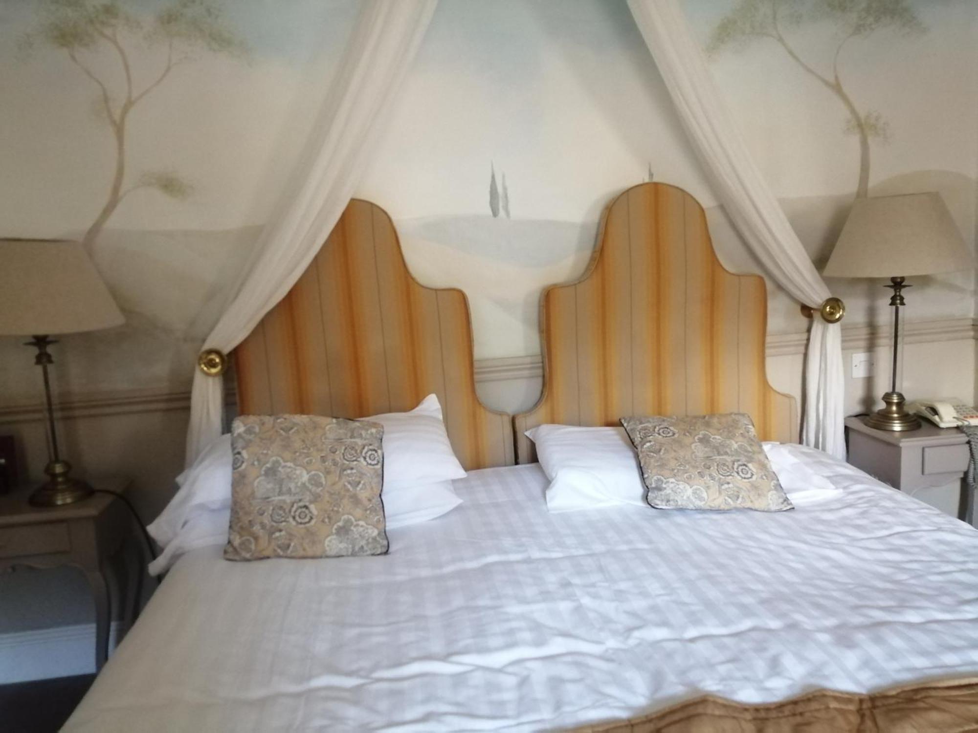 The Lake Country House Hotel & Spa Llangammarch Wells ภายนอก รูปภาพ