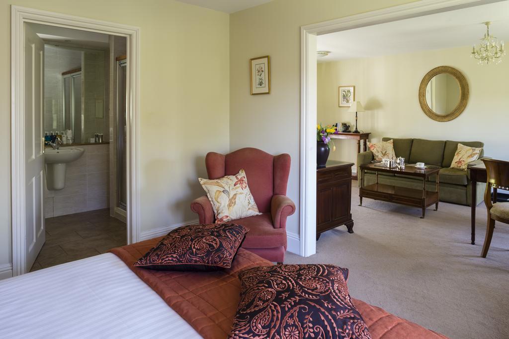 The Lake Country House Hotel & Spa Llangammarch Wells ภายนอก รูปภาพ